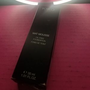 Kiko Milano Mat Mousse Foundation WR170